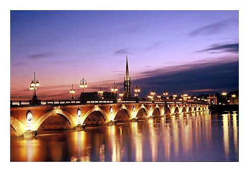 Le Pont de Pierre à Bordeaux près du Cabinet de Soins Infirmiers Rive Droite